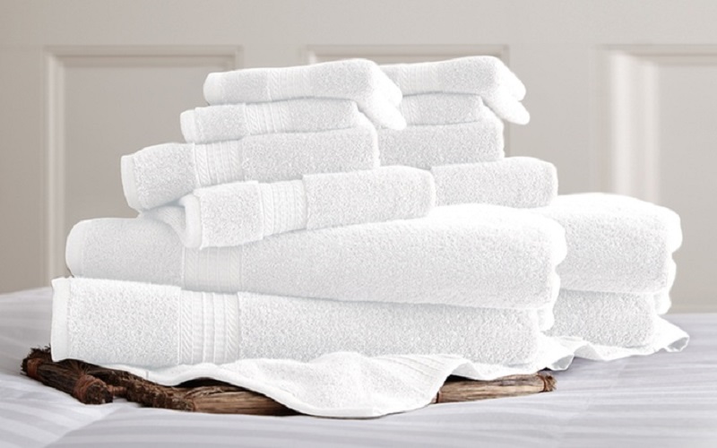 Bộ khăn tắm khách sạn tiêu chuẩn gồm những gì?