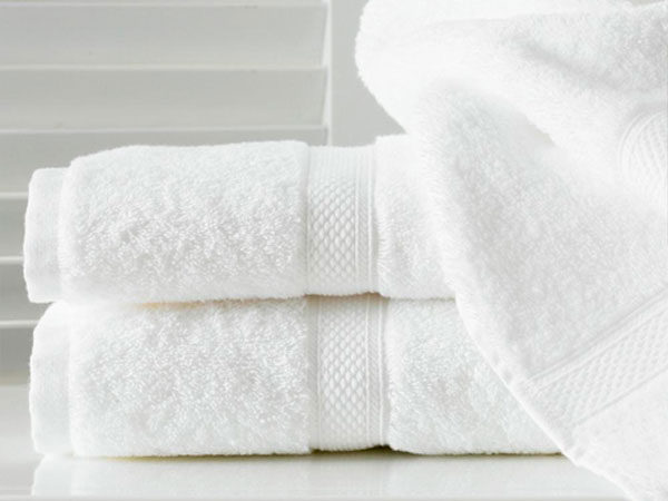 Chất liệu may bộ khăn tắm khách sạn phải mềm mại, an toàn cho da