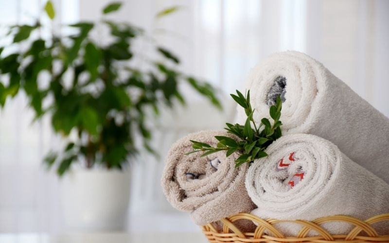 Màu sắc khăn tắm là yếu tố vô cùng quan trọng trong tổng thể dịch vụ lưu trú của bạn